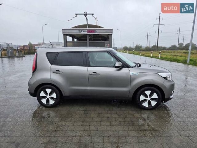 Серый Киа Soul, объемом двигателя 0 л и пробегом 91 тыс. км за 8900 $, фото 4 на Automoto.ua