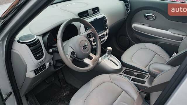Серый Киа Soul, объемом двигателя 0 л и пробегом 84 тыс. км за 7500 $, фото 11 на Automoto.ua