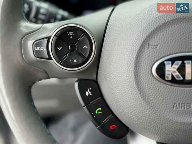 Серый Киа Soul, объемом двигателя 0 л и пробегом 123 тыс. км за 6950 $, фото 31 на Automoto.ua