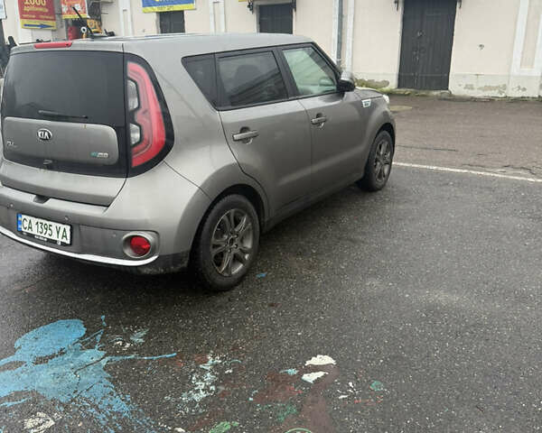 Серый Киа Soul, объемом двигателя 0 л и пробегом 127 тыс. км за 7500 $, фото 8 на Automoto.ua