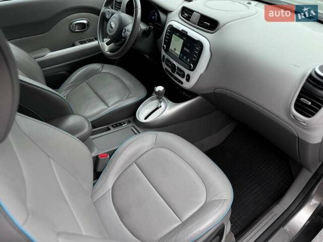 Серый Киа Soul, объемом двигателя 0 л и пробегом 123 тыс. км за 6950 $, фото 58 на Automoto.ua