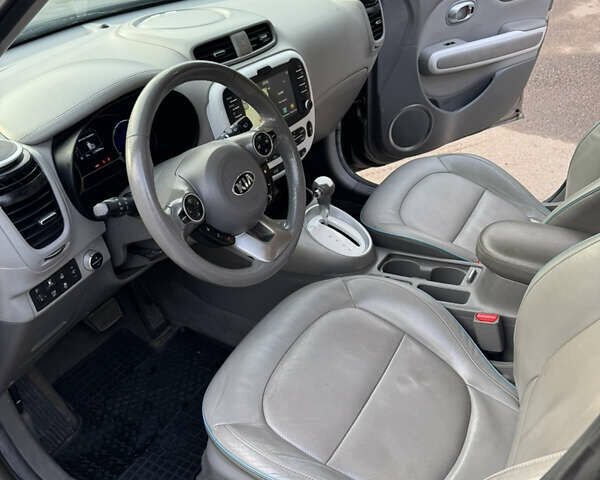 Серый Киа Soul, объемом двигателя 0 л и пробегом 119 тыс. км за 5750 $, фото 48 на Automoto.ua