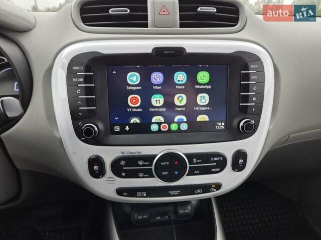 Серый Киа Soul, объемом двигателя 0 л и пробегом 91 тыс. км за 8900 $, фото 16 на Automoto.ua
