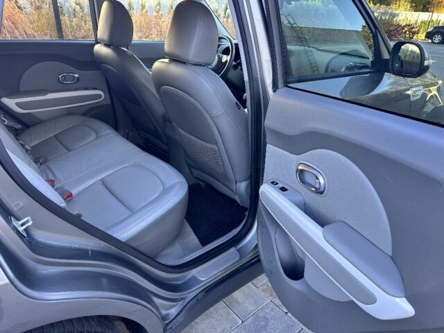 Сірий Кіа Soul, об'ємом двигуна 0 л та пробігом 160 тис. км за 9700 $, фото 19 на Automoto.ua