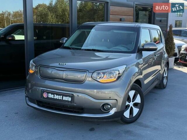 Серый Киа Soul, объемом двигателя 0 л и пробегом 145 тыс. км за 6000 $, фото 2 на Automoto.ua