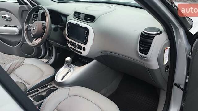 Серый Киа Soul, объемом двигателя 0 л и пробегом 84 тыс. км за 7500 $, фото 22 на Automoto.ua