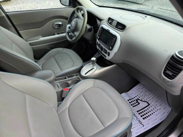 Серый Киа Soul, объемом двигателя 0 л и пробегом 114 тыс. км за 5900 $, фото 19 на Automoto.ua