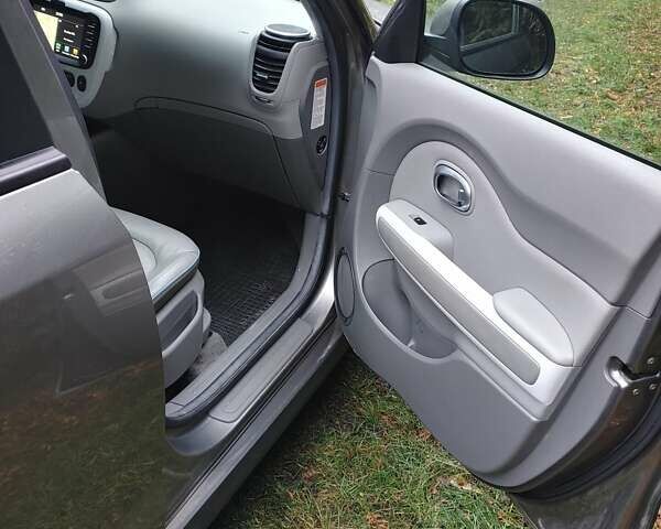 Серый Киа Soul, объемом двигателя 0 л и пробегом 130 тыс. км за 5500 $, фото 8 на Automoto.ua