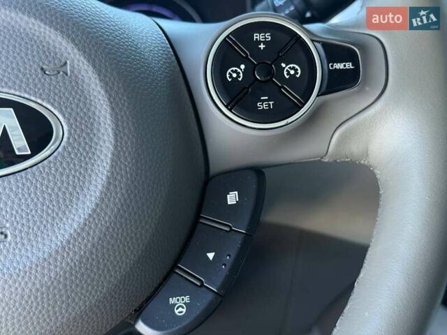 Серый Киа Soul, объемом двигателя 0 л и пробегом 145 тыс. км за 6000 $, фото 23 на Automoto.ua