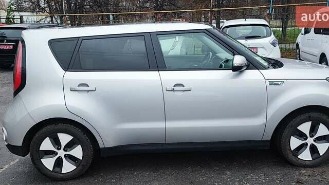 Серый Киа Soul, объемом двигателя 0 л и пробегом 84 тыс. км за 7500 $, фото 3 на Automoto.ua