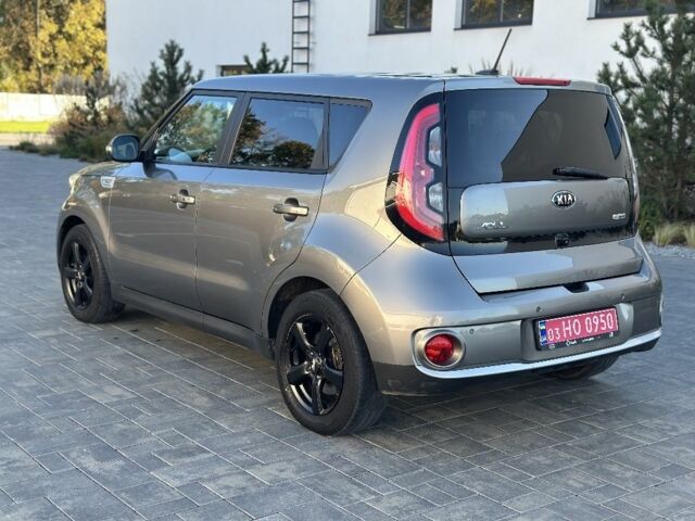 Серый Киа Soul, объемом двигателя 0 л и пробегом 160 тыс. км за 9600 $, фото 14 на Automoto.ua