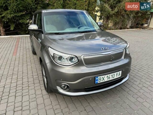 Киа Soul 2015 в Хмельницком на Automoto.ua Серый Киа Soul, объемом двигателя 0 л и пробегом 95 тыс. км за 6500 $, фото 1 на Automoto.ua