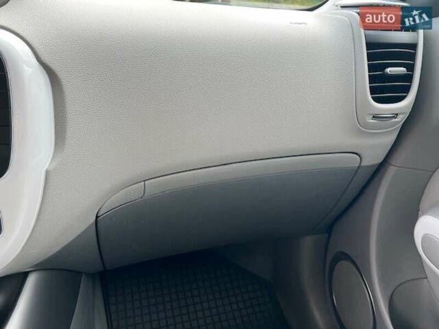 Киа Soul 2015 в Хмельницком на Automoto.ua Серый Киа Soul, объемом двигателя 0 л и пробегом 95 тыс. км за 6500 $, фото 38 на Automoto.ua