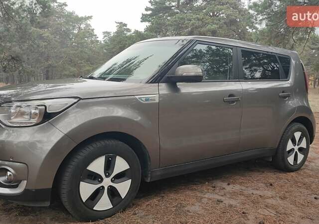Серый Киа Soul, объемом двигателя 0 л и пробегом 150 тыс. км за 6200 $, фото 1 на Automoto.ua