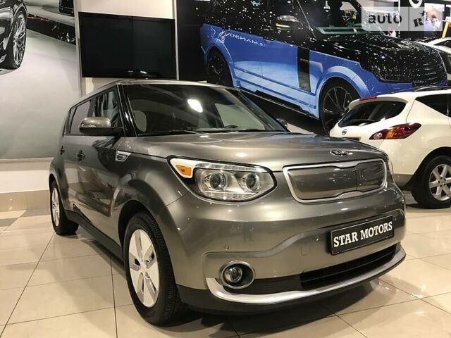 Серый Киа Soul, объемом двигателя 0 л и пробегом 73 тыс. км за 12500 $, фото 2 на Automoto.ua