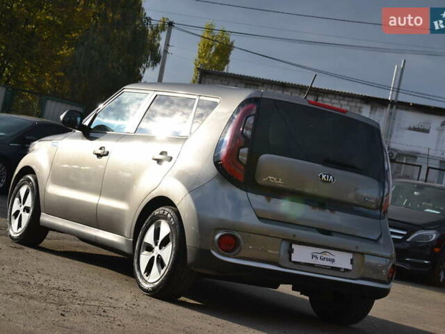 Сірий Кіа Soul, об'ємом двигуна 0 л та пробігом 148 тис. км за 5800 $, фото 10 на Automoto.ua