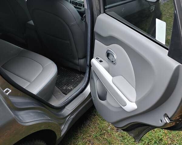 Серый Киа Soul, объемом двигателя 0 л и пробегом 130 тыс. км за 5500 $, фото 7 на Automoto.ua