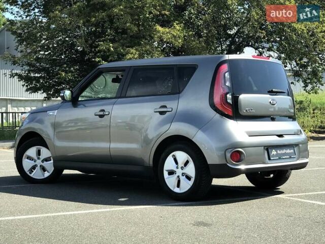 Сірий Кіа Soul, об'ємом двигуна 0 л та пробігом 100 тис. км за 7900 $, фото 5 на Automoto.ua