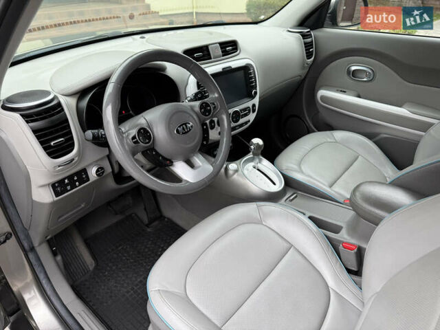 Серый Киа Soul, объемом двигателя 0 л и пробегом 111 тыс. км за 7100 $, фото 16 на Automoto.ua