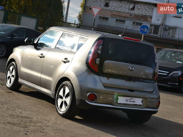 Сірий Кіа Soul, об'ємом двигуна 0 л та пробігом 148 тис. км за 5800 $, фото 9 на Automoto.ua