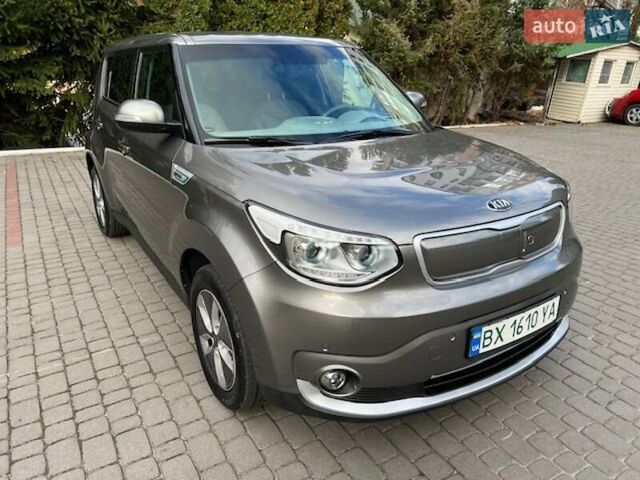 Киа Soul 2015 в Хмельницком на Automoto.ua Серый Киа Soul, объемом двигателя 0 л и пробегом 95 тыс. км за 6500 $, фото 2 на Automoto.ua