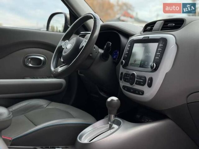 Серый Киа Soul, объемом двигателя 0 л и пробегом 123 тыс. км за 6950 $, фото 60 на Automoto.ua