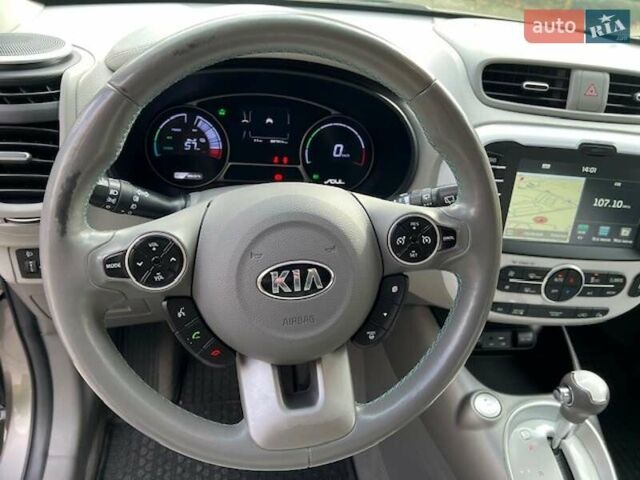 Киа Soul 2015 в Хмельницком на Automoto.ua Серый Киа Soul, объемом двигателя 0 л и пробегом 95 тыс. км за 6500 $, фото 28 на Automoto.ua