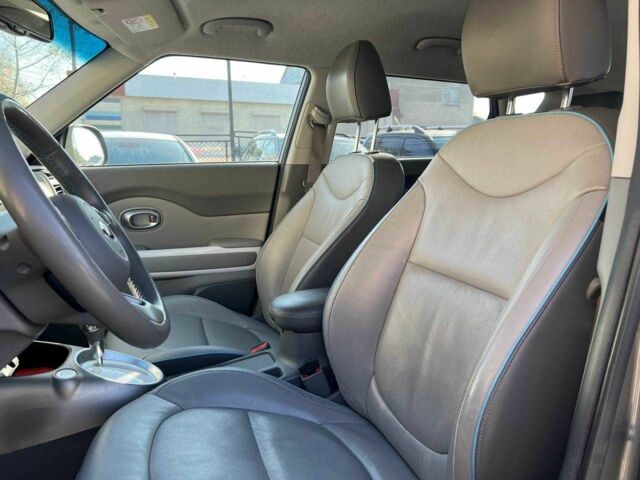 Сірий Кіа Soul, об'ємом двигуна 0 л та пробігом 152 тис. км за 6499 $, фото 18 на Automoto.ua