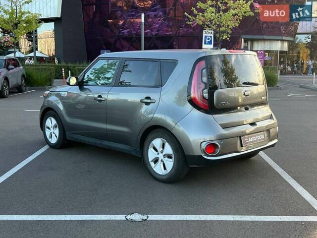 Серый Киа Soul, объемом двигателя 0 л и пробегом 150 тыс. км за 6990 $, фото 4 на Automoto.ua
