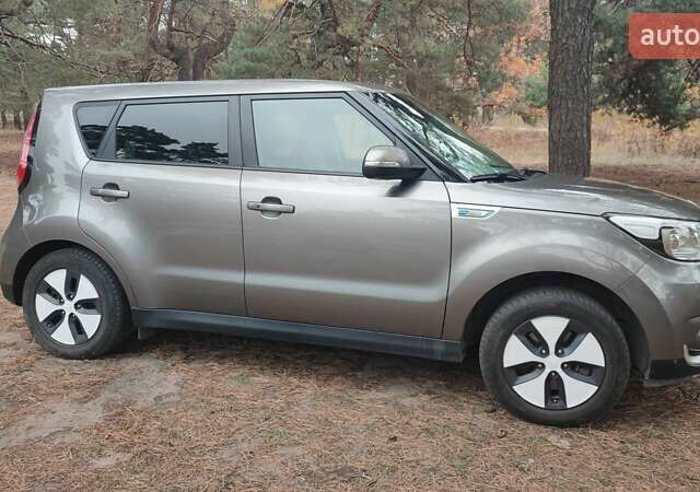 Серый Киа Soul, объемом двигателя 0 л и пробегом 150 тыс. км за 6200 $, фото 4 на Automoto.ua