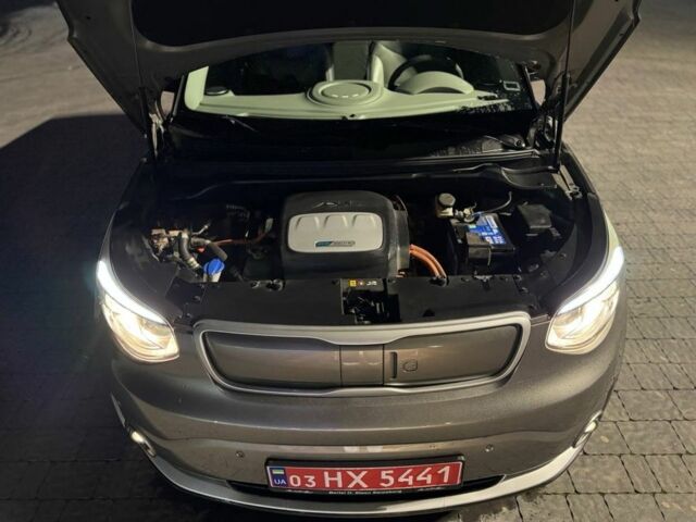 Серый Киа Soul, объемом двигателя 0 л и пробегом 100 тыс. км за 5990 $, фото 6 на Automoto.ua