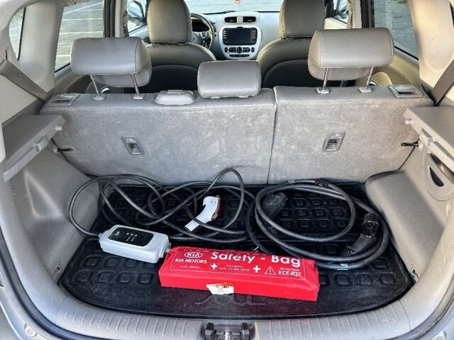 Серый Киа Soul, объемом двигателя 0 л и пробегом 160 тыс. км за 9600 $, фото 8 на Automoto.ua