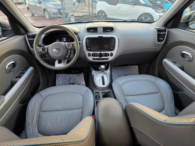 Серый Киа Soul, объемом двигателя 0 л и пробегом 114 тыс. км за 5900 $, фото 14 на Automoto.ua
