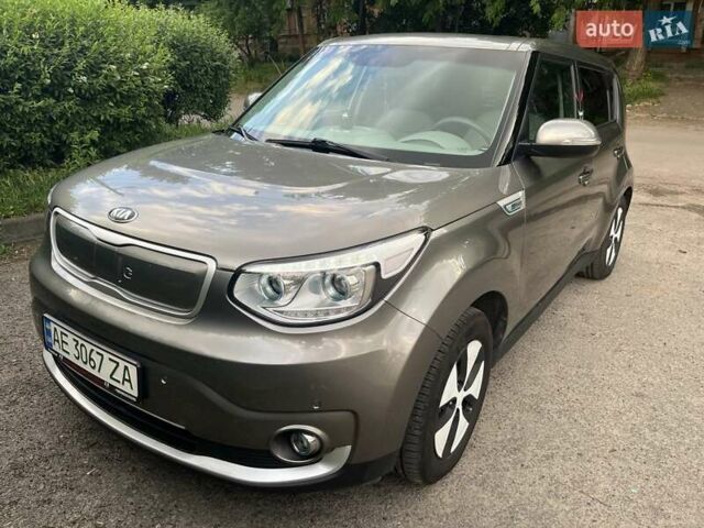 Серый Киа Soul, объемом двигателя 0 л и пробегом 35 тыс. км за 9500 $, фото 28 на Automoto.ua