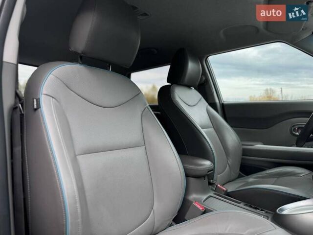 Серый Киа Soul, объемом двигателя 0 л и пробегом 123 тыс. км за 6950 $, фото 59 на Automoto.ua