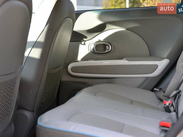 Сірий Кіа Soul, об'ємом двигуна 0 л та пробігом 148 тис. км за 5800 $, фото 18 на Automoto.ua