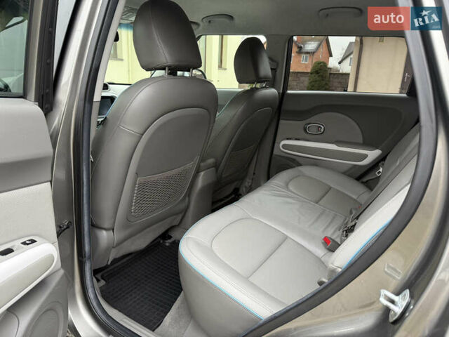 Серый Киа Soul, объемом двигателя 0 л и пробегом 111 тыс. км за 7100 $, фото 19 на Automoto.ua