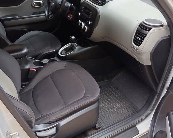 Серый Киа Soul, объемом двигателя 1.6 л и пробегом 268 тыс. км за 7250 $, фото 9 на Automoto.ua