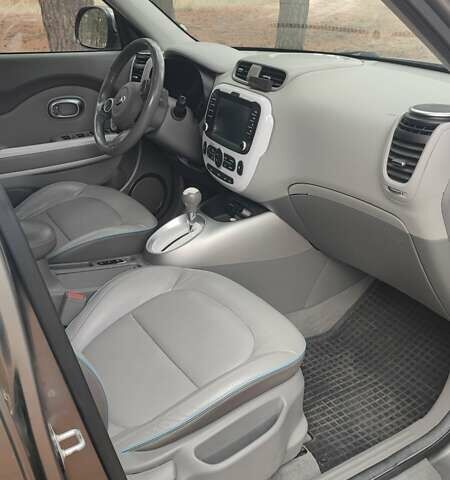 Серый Киа Soul, объемом двигателя 0 л и пробегом 150 тыс. км за 6200 $, фото 6 на Automoto.ua