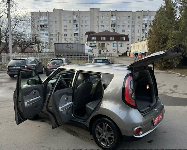 Серый Киа Soul, объемом двигателя 0 л и пробегом 119 тыс. км за 5750 $, фото 44 на Automoto.ua