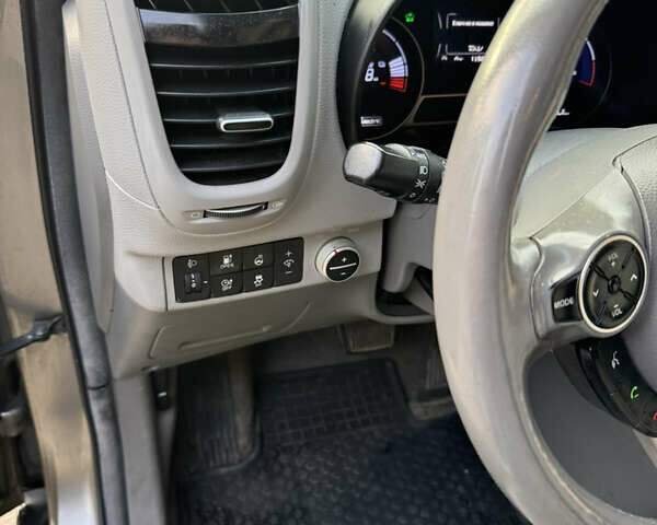 Серый Киа Soul, объемом двигателя 0 л и пробегом 119 тыс. км за 5750 $, фото 61 на Automoto.ua