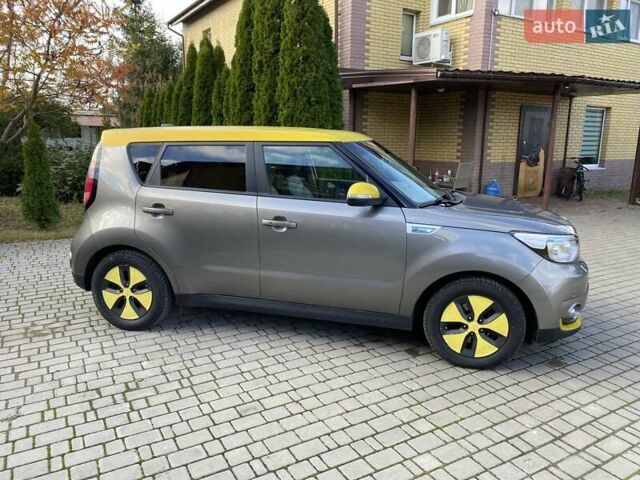 Серый Киа Soul, объемом двигателя 0 л и пробегом 158 тыс. км за 7099 $, фото 3 на Automoto.ua