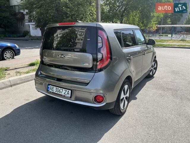 Серый Киа Soul, объемом двигателя 0 л и пробегом 35 тыс. км за 9500 $, фото 6 на Automoto.ua