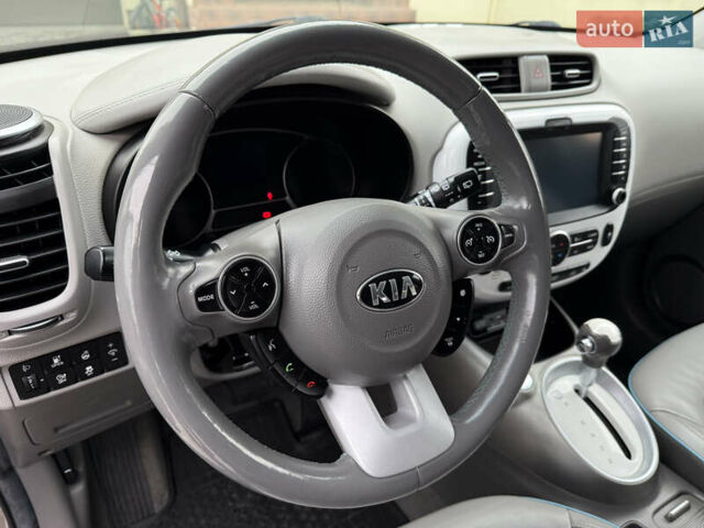 Серый Киа Soul, объемом двигателя 0 л и пробегом 111 тыс. км за 7100 $, фото 31 на Automoto.ua