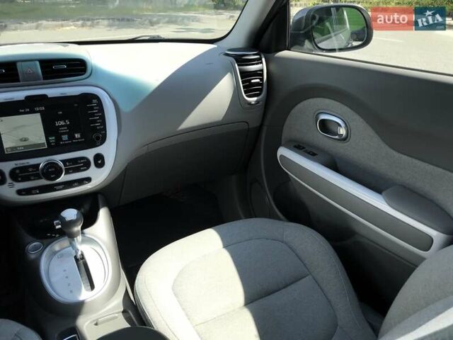 Сірий Кіа Soul, об'ємом двигуна 0 л та пробігом 100 тис. км за 7900 $, фото 39 на Automoto.ua