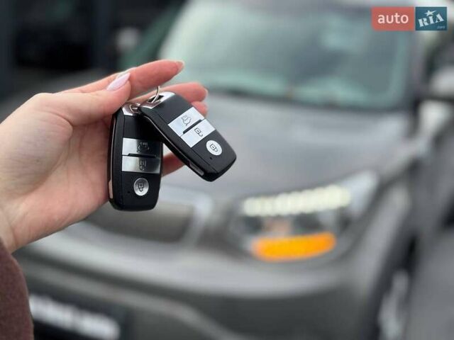 Серый Киа Soul, объемом двигателя 0 л и пробегом 123 тыс. км за 6950 $, фото 66 на Automoto.ua