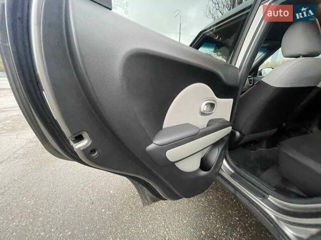 Серый Киа Soul, объемом двигателя 1.59 л и пробегом 122 тыс. км за 10000 $, фото 16 на Automoto.ua