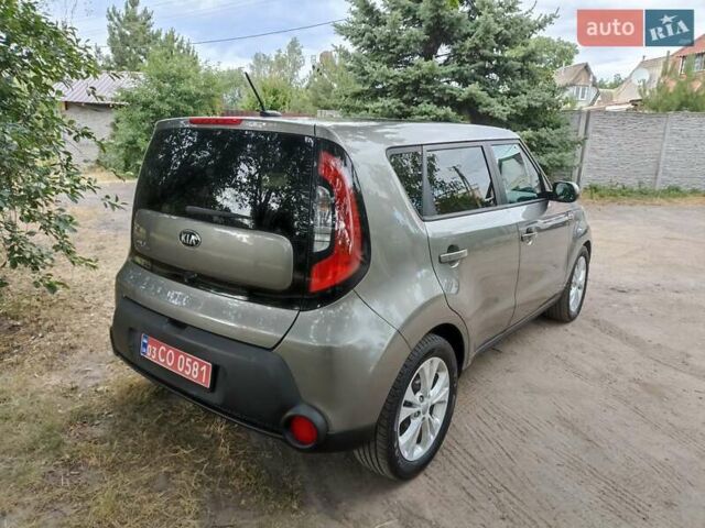 Серый Киа Soul, объемом двигателя 2 л и пробегом 180 тыс. км за 7950 $, фото 4 на Automoto.ua