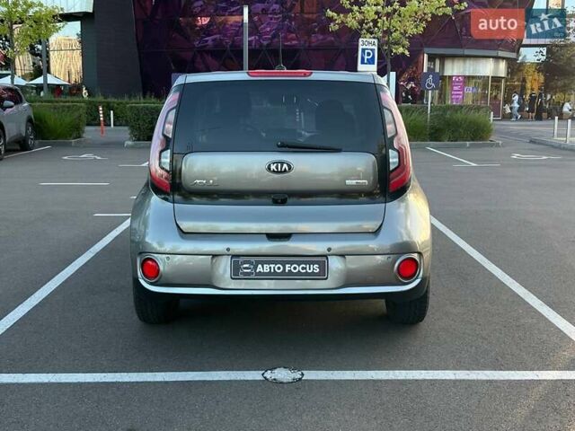 Серый Киа Soul, объемом двигателя 0 л и пробегом 150 тыс. км за 6990 $, фото 5 на Automoto.ua