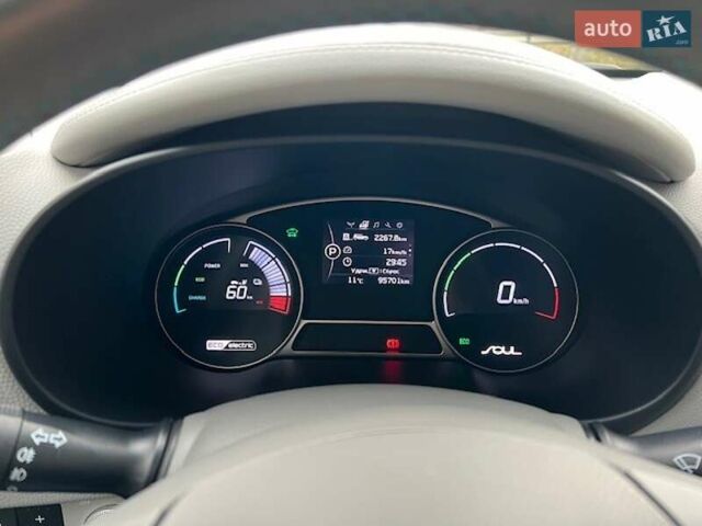 Киа Soul 2015 в Хмельницком на Automoto.ua Серый Киа Soul, объемом двигателя 0 л и пробегом 95 тыс. км за 6500 $, фото 31 на Automoto.ua